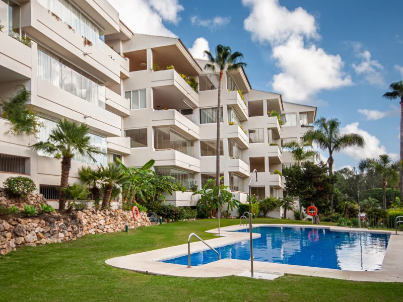 2 Bedroom Apartment with Terrace for Sale in Rancho Hotel, Elviria, Marbella
