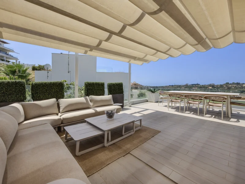 3 Bedroom Private Villa with Terrace for Sale in Estepona