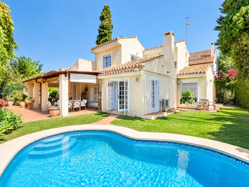 3 Bedroom Private Villa for Sale in Casablanca, Milla de Oro, Marbella