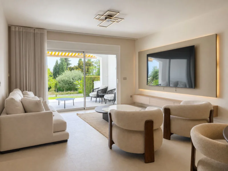 3 Bedroom Apartment with Terrace for Sale in Nueva Andalucía, Marbella