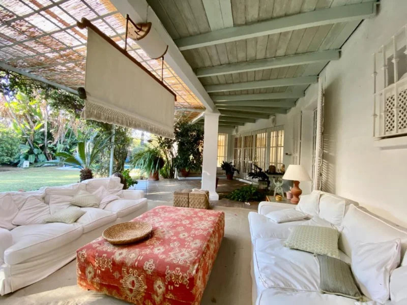 7 Bedroom Private Villa with Terrace for Sale in Estepona