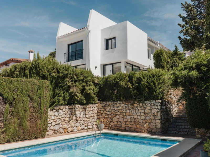 3 Bedroom Private Villa for Sale in Nueva Andalucía, Marbella