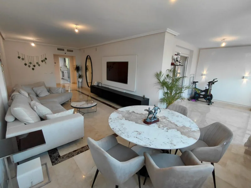 2 Bedroom Apartment for Sale in Nagüeles, Marbella