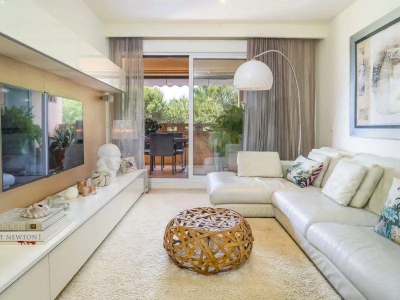 3 Bedroom Apartment with Terrace for Sale in Marbella