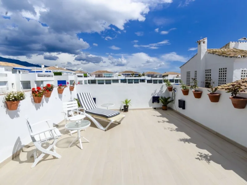 3 Bedroom Apartment for Sale in Nueva Andalucía, Marbella