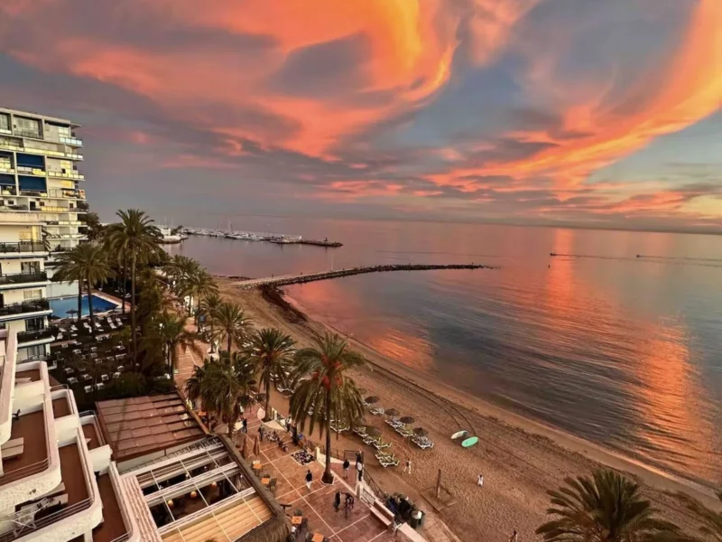 2 Bedroom Apartment with Terrace for Sale in Marbella