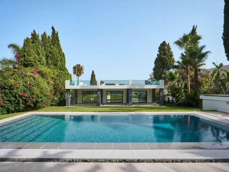 5 Bedroom Private Villa for Sale in Milla de Oro, Marbella