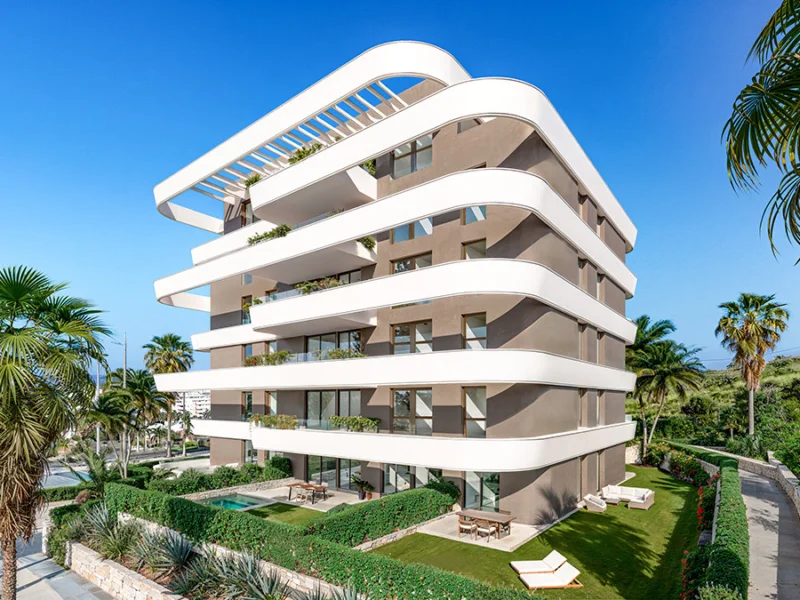 3 Bedroom Apartment for Sale in Estepona Centro