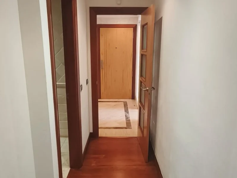2 Bedroom Apartment with Terrace for Sale in Puerto Banús, Marbella