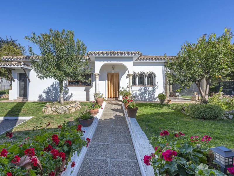 3 Bedroom Private Villa for Sale in Guadalmina Alta, San Pedro de Alcántara