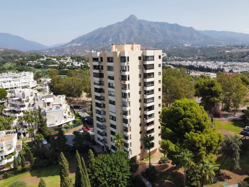 2 Bedroom Apartment for Sale in Nueva Andalucía, Marbella