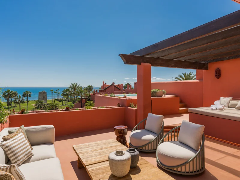 3 Bedroom Apartment with Terrace for Sale in Estepona