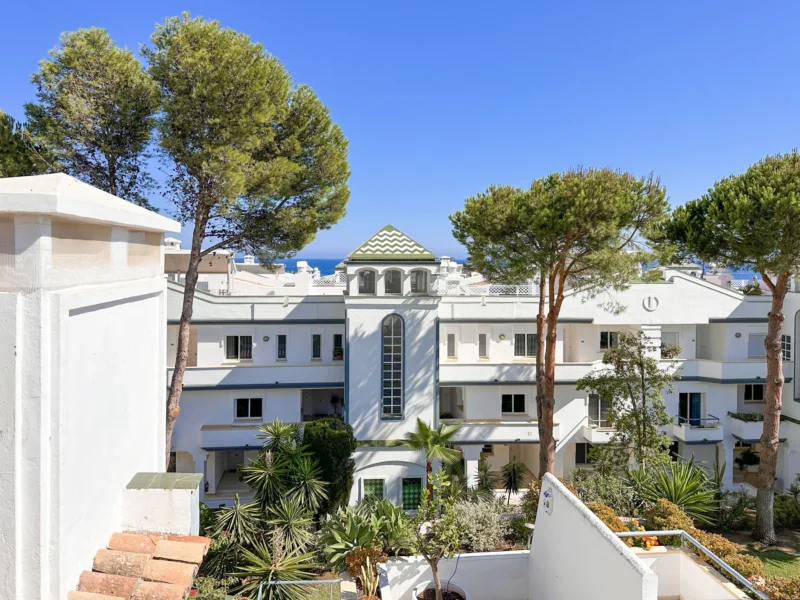 3 Bedroom Apartment for Sale in Estepona