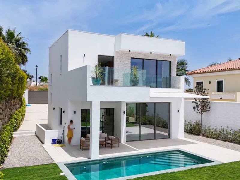 4 Bedroom Private Villa for Sale in Estepona