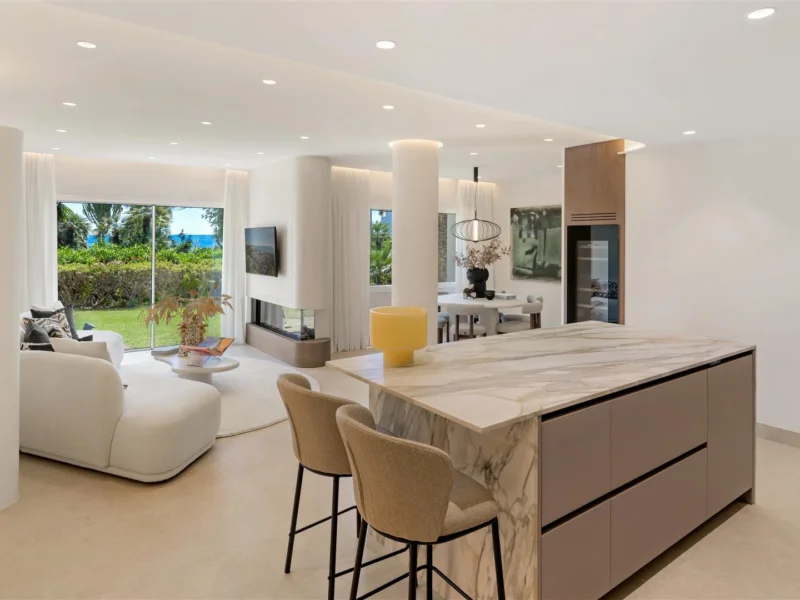 3 Bedroom Apartment for Sale in Estepona