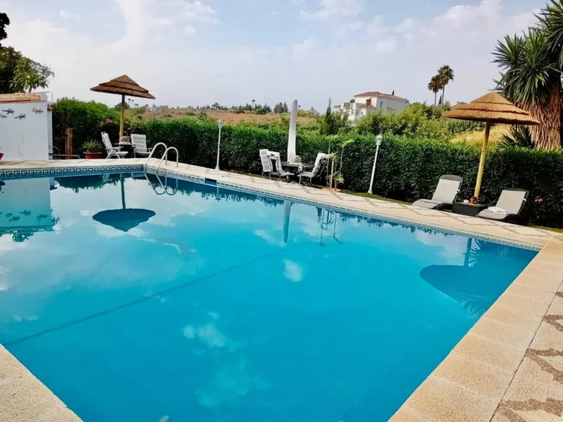 3 Bedroom Private Villa for Sale in Estepona