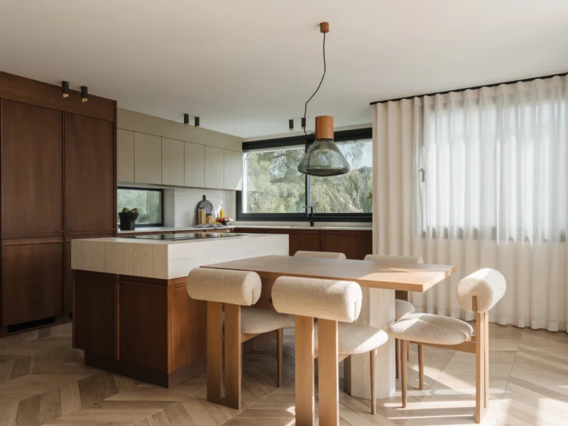 5 Bedroom Private Villa for Sale in Nueva Andalucía, Marbella