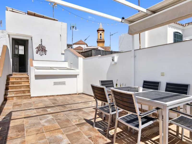 4 Bedroom Private Villa for Sale in Estepona