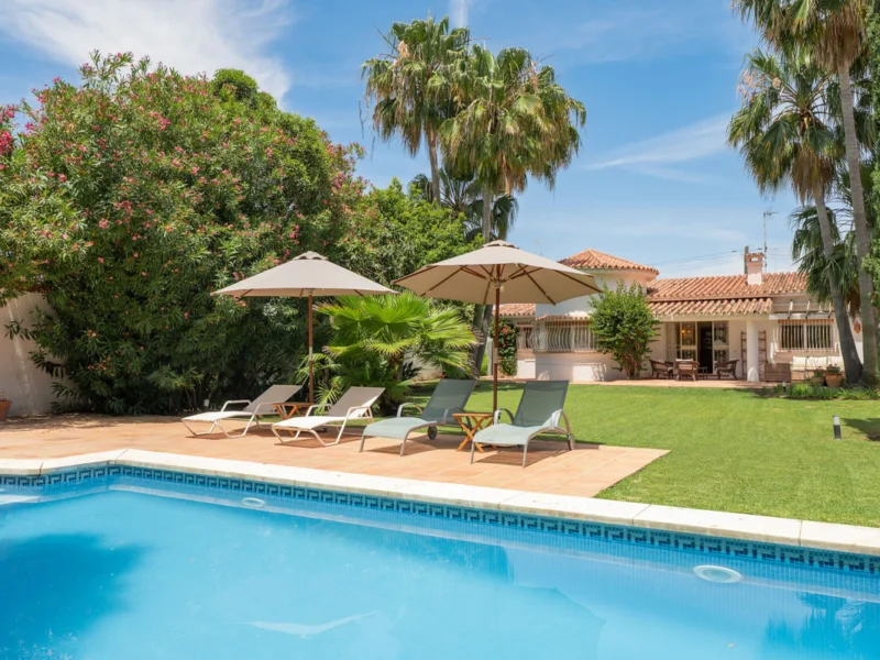 5 Bedroom Private Villa for Sale in San Pedro de Alcántara