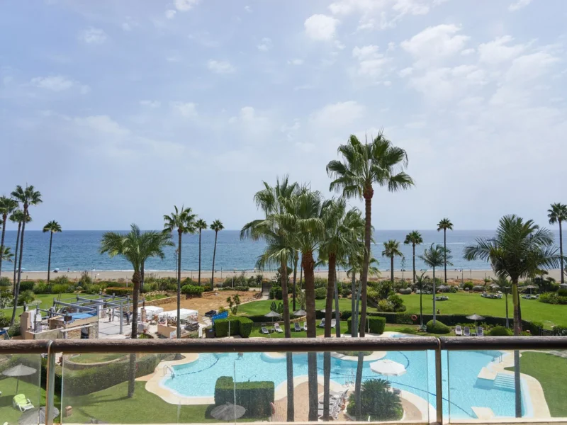 3 Bedroom Apartment with Terrace for Sale in Costalita, Cancelada, Estepona