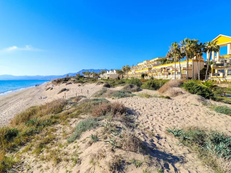 1 Bedroom Apartment with Terrace for Sale in Elviria, Marbella