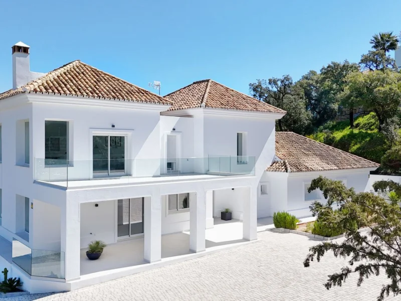 4 Bedroom Private Villa for Sale in La Mairena, Marbella