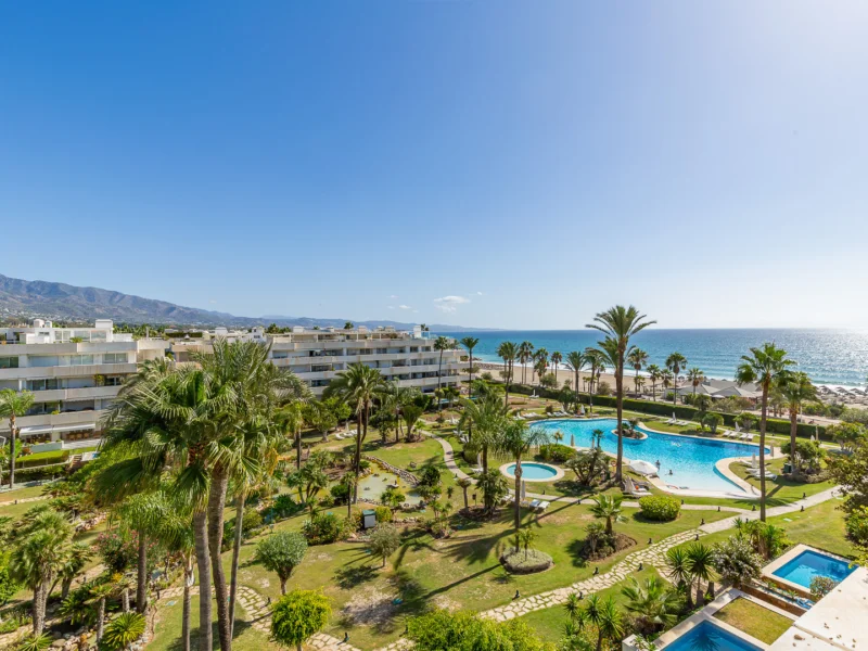 3 Bedroom Apartment for Sale in Los Granados, Puerto Banús, Marbella