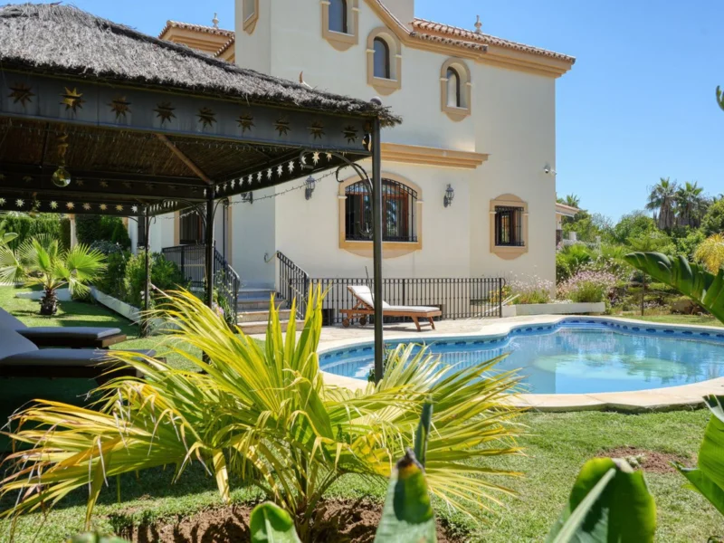Furnished 7 Bedroom Private Villa for Rent in Costabella, Marbella