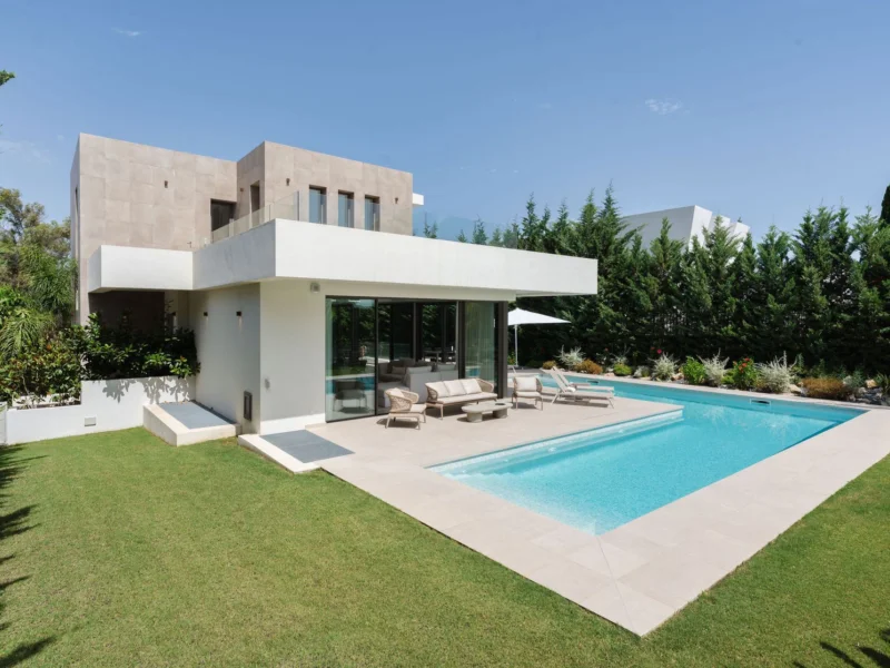 4 Bedroom Private Villa for Sale in La Cerquilla, Nueva Andalucía, Marbella