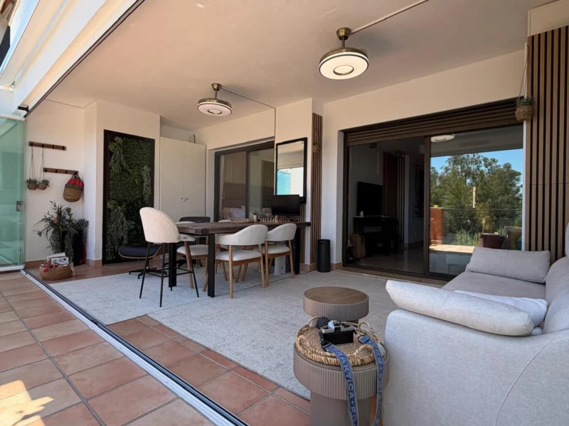 Furnished 2 Bedroom Apartment with Terrace for Rent in La Quinta Suites, La Quinta, Benahavís