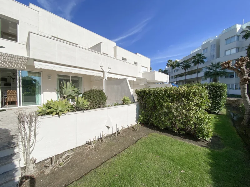 3 Bedroom Private Villa for Sale in Estepona