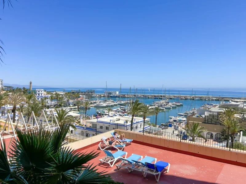 2 Bedroom Apartment for Sale in La Alqueria, Estepona