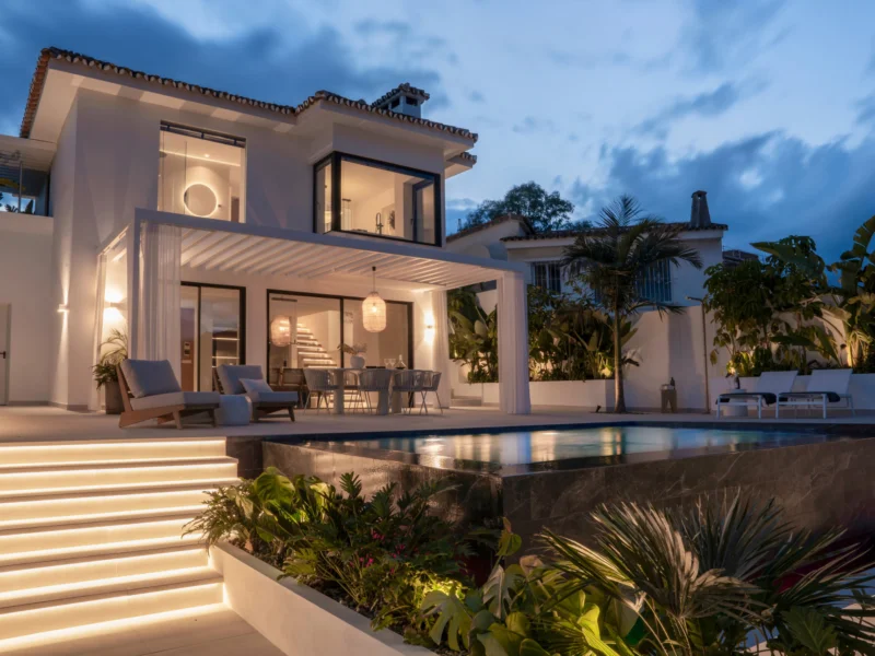 5 Bedroom Private Villa for Sale in Nueva Andalucía, Marbella