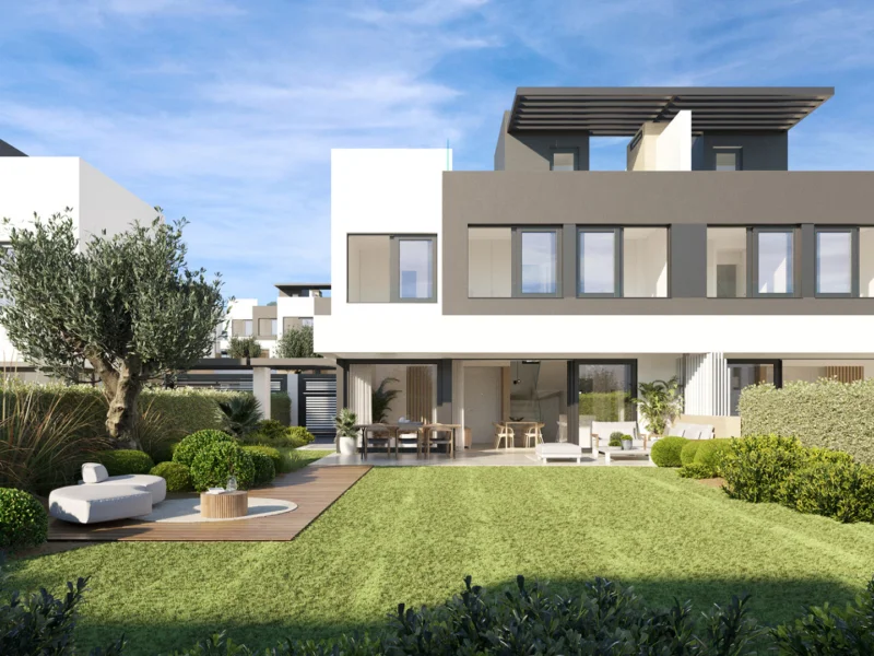 3 Bedroom Private Villa for Sale in Estepona