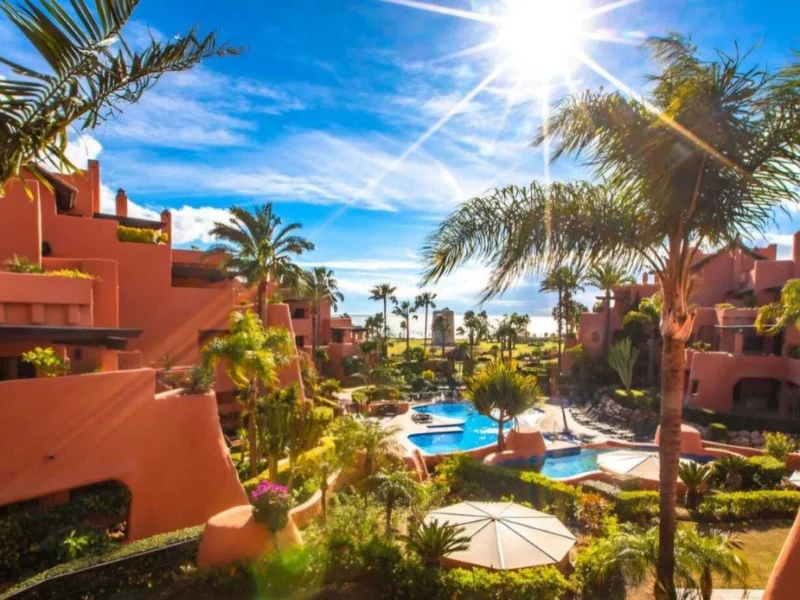 3 Bedroom Apartment with Terrace for Sale in Estepona
