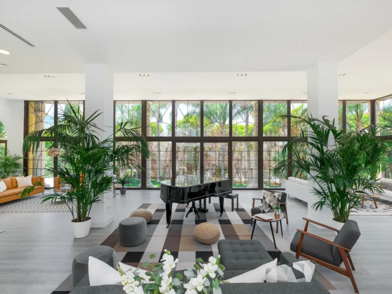 10 Bedroom Private Villa with Terrace for Sale in Atalaya de Río Verde, Nueva Andalucía, Marbella