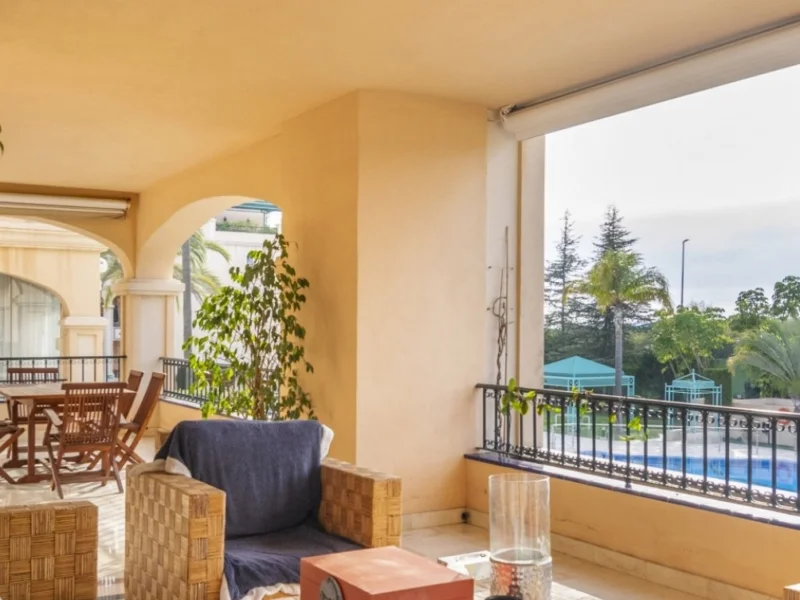 3 Bedroom Apartment with Terrace for Sale in Lomas de Sierra Blanca, Milla de Oro, Marbella