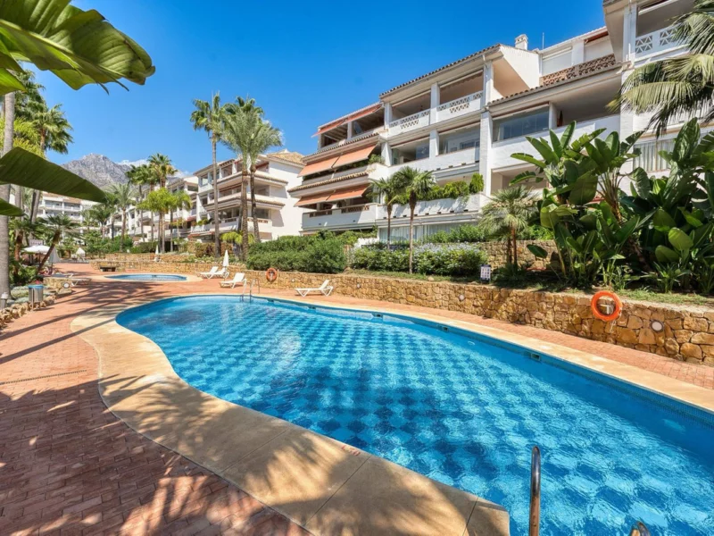 Furnished 3 Bedroom Apartment with Terrace for Rent in Marbella