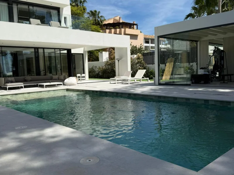 5 Bedroom Private Villa for Sale in Rocio de Nagüeles, Milla de Oro, Marbella