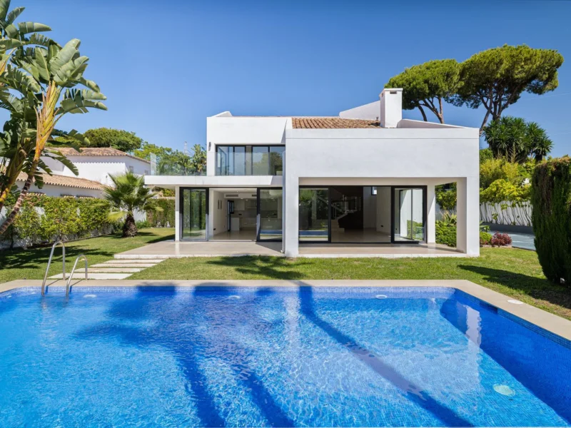 4 Bedroom Private Villa for Sale in San Pedro de Alcántara