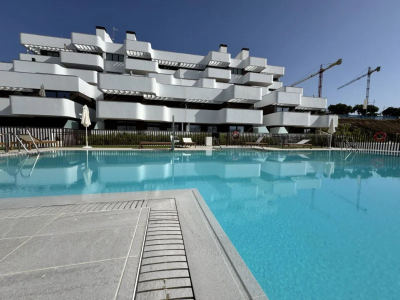 2 Bedroom Apartment with Terrace for Sale in Estepona