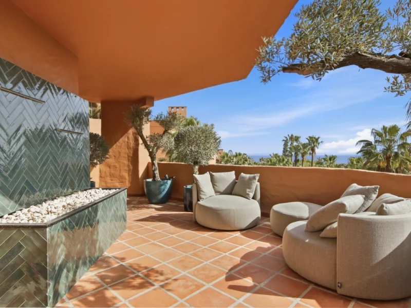 2 Bedroom Apartment for Sale in La Alqueria, Estepona