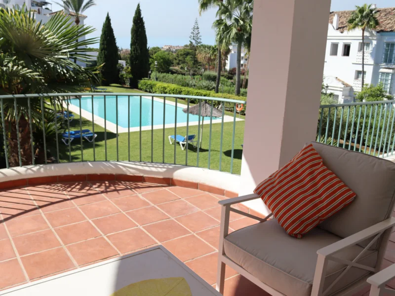 Furnished 2 Bedroom Apartment with Terrace for Rent in Guadalmina Alta, San Pedro de Alcántara