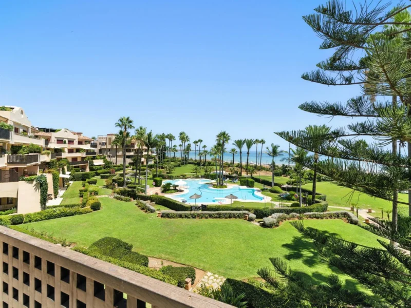 2 Bedroom Apartment with Terrace for Sale in Costalita, Cancelada, Estepona