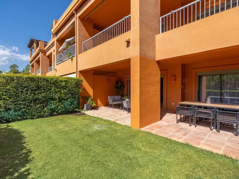 3 Bedroom Apartment with Terrace for Sale in Estepona