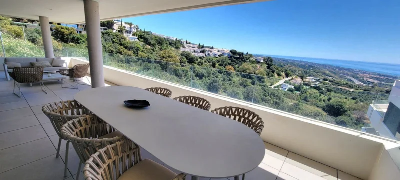 2 Bedroom Apartment with Terrace for Sale in Altos de los Monteros, Los Monteros, Marbella