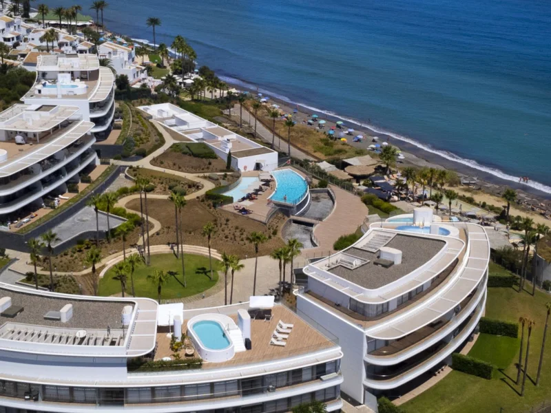 4 Bedroom Apartment for Sale in Estepona
