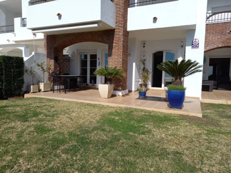 3 Bedroom Apartment with Terrace for Sale in Los Arqueros, Benahavís