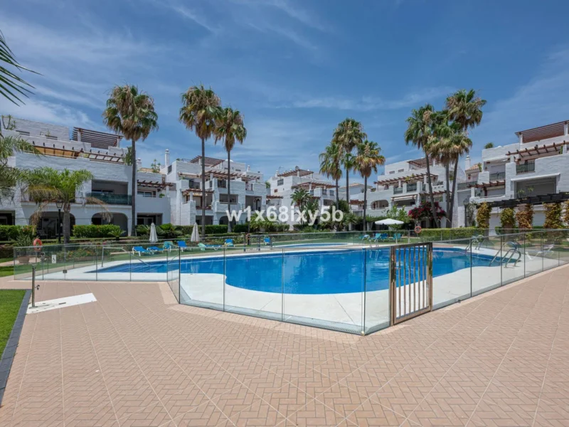 3 Bedroom Apartment with Terrace for Sale in San Pedro de Alcántara