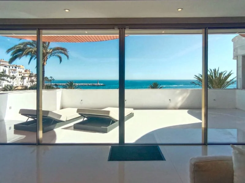4 Bedroom Apartment with Terrace for Sale in Puerto Banús, Marbella